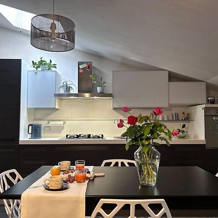 Elegante Appartamento Privato In Palazzo Storico Del XVIII - Pieno Centro 尼科西亚 外观 照片