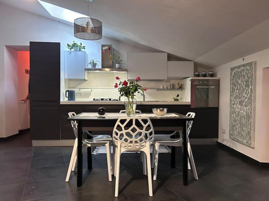 Elegante Appartamento Privato In Palazzo Storico Del XVIII - Pieno Centro 尼科西亚 外观 照片