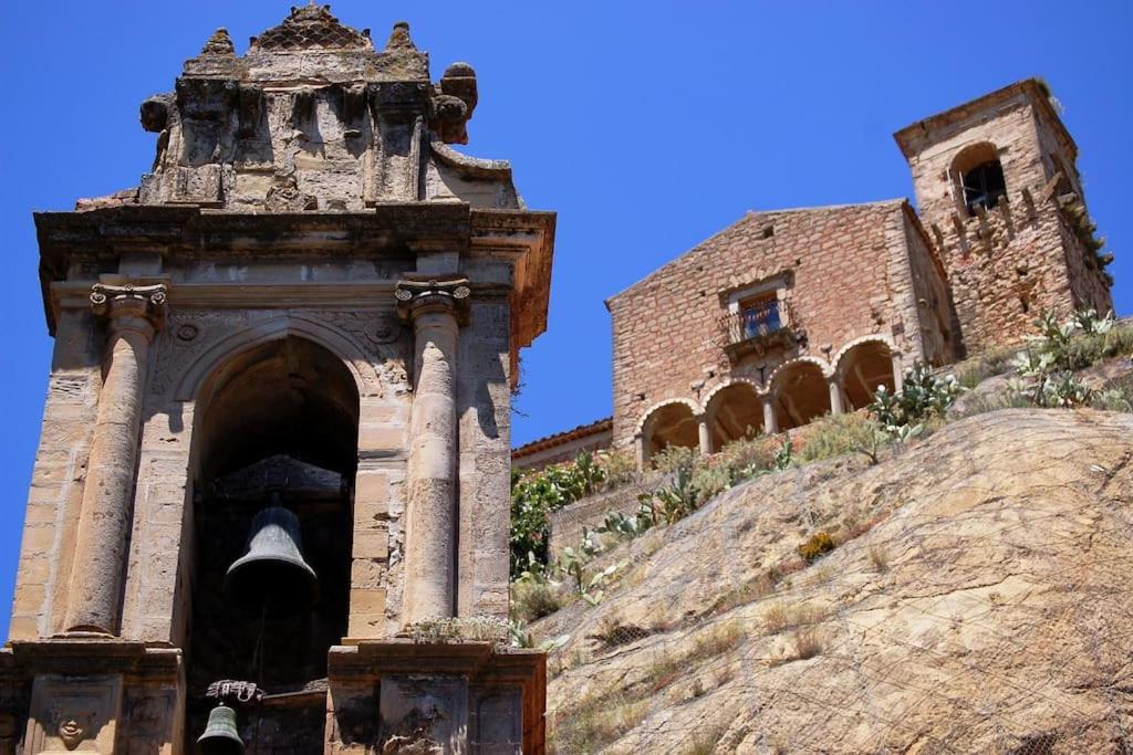Elegante Appartamento Privato In Palazzo Storico Del XVIII - Pieno Centro 尼科西亚 外观 照片