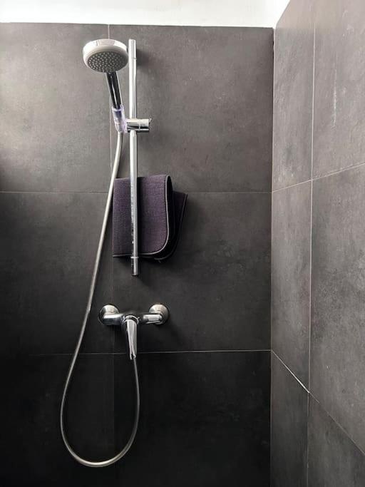 Elegante Appartamento Privato In Palazzo Storico Del XVIII - Pieno Centro 尼科西亚 外观 照片