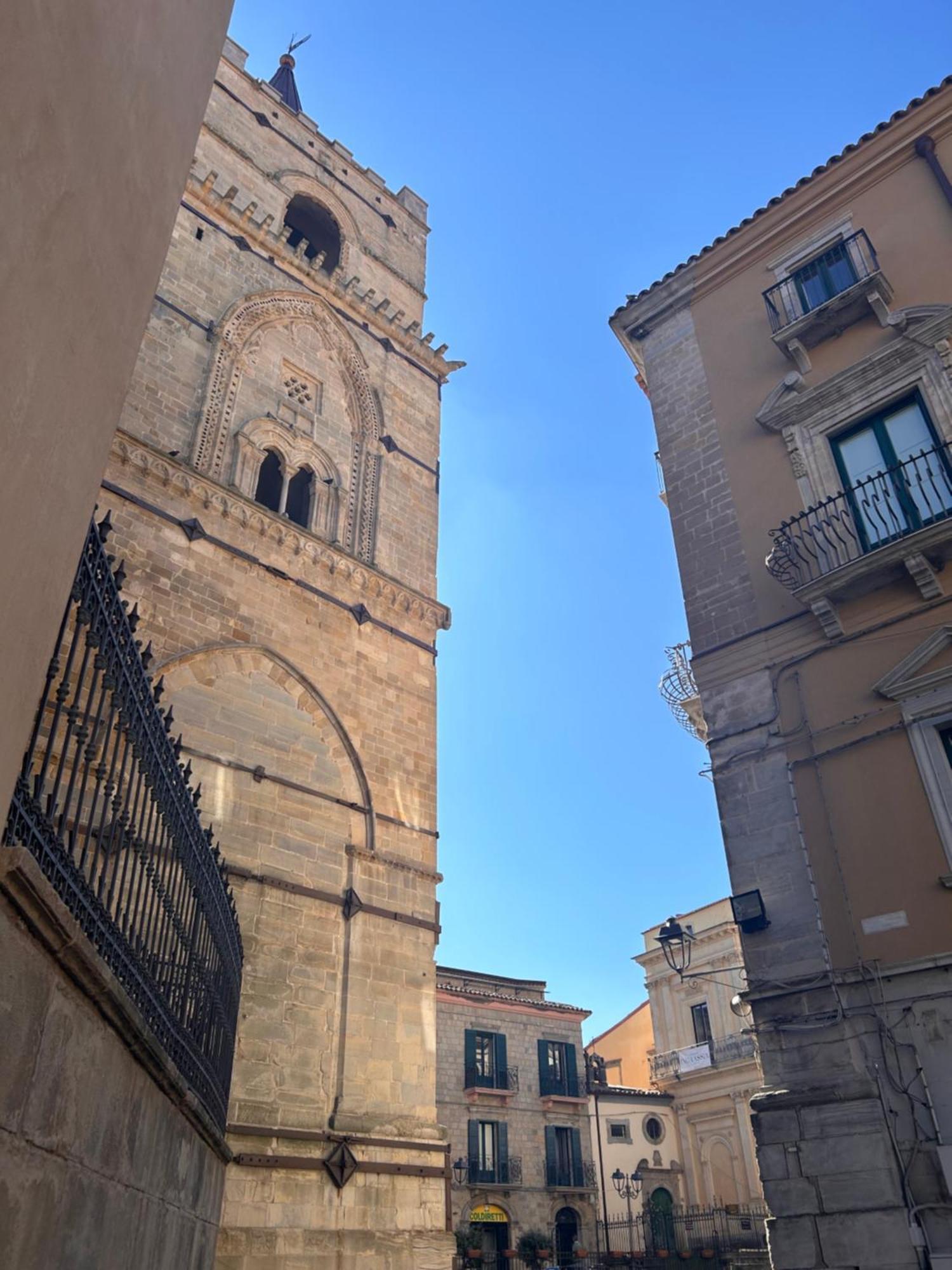Elegante Appartamento Privato In Palazzo Storico Del XVIII - Pieno Centro 尼科西亚 外观 照片